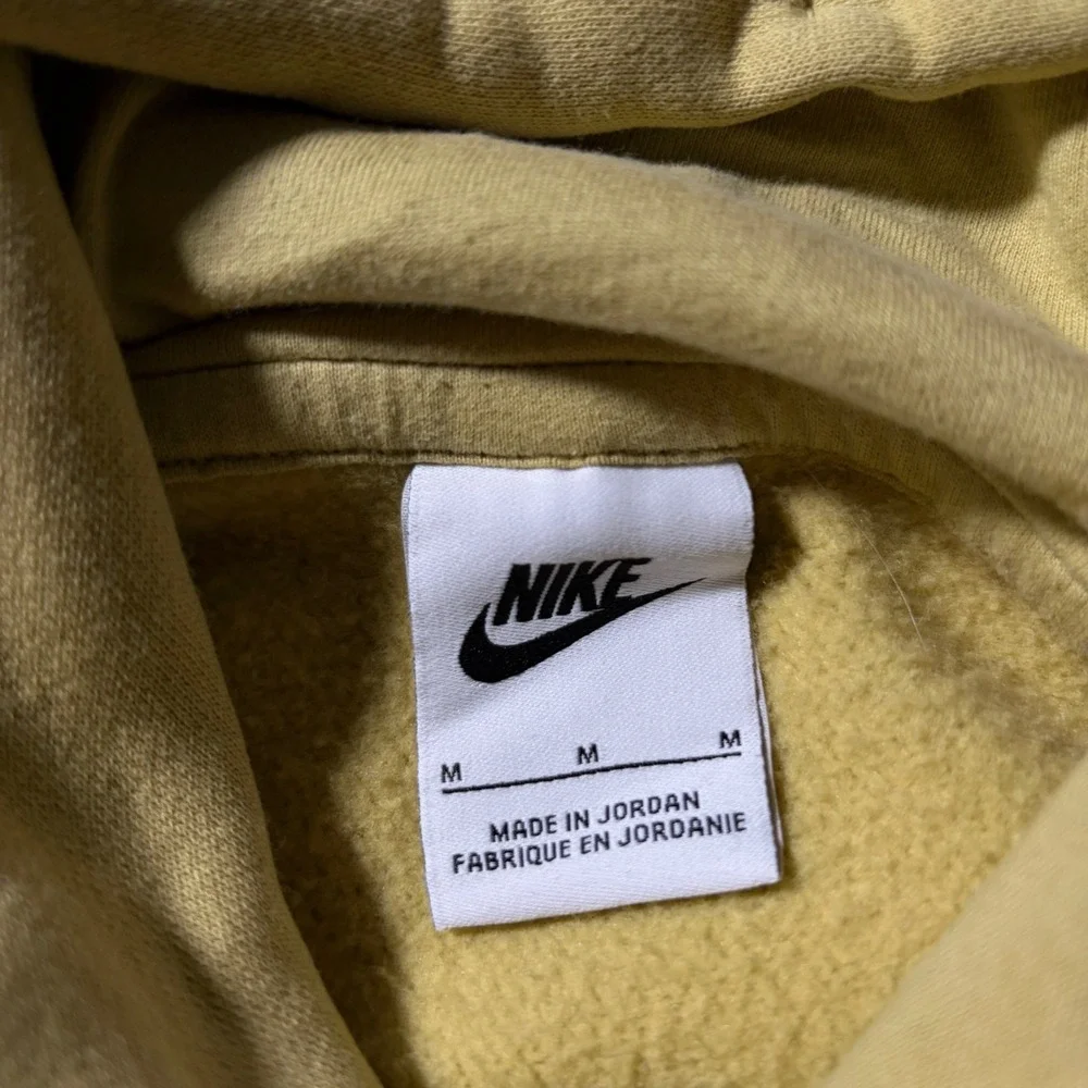 Nike flaws pictured